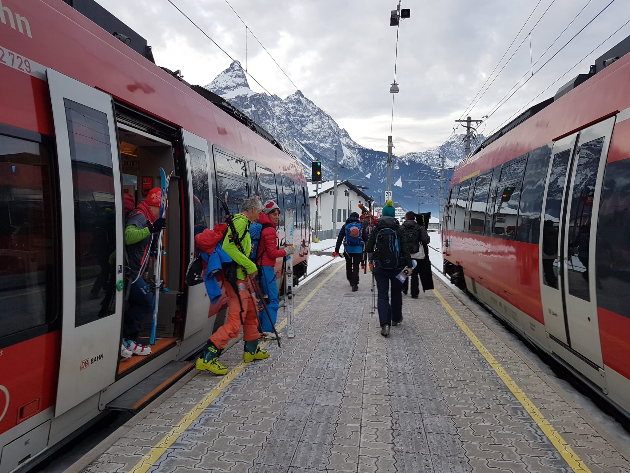 Bahnhof quer 2