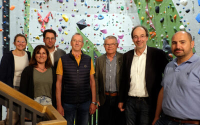 Neuer Vorstand, Sommerfest und Hüttenbau